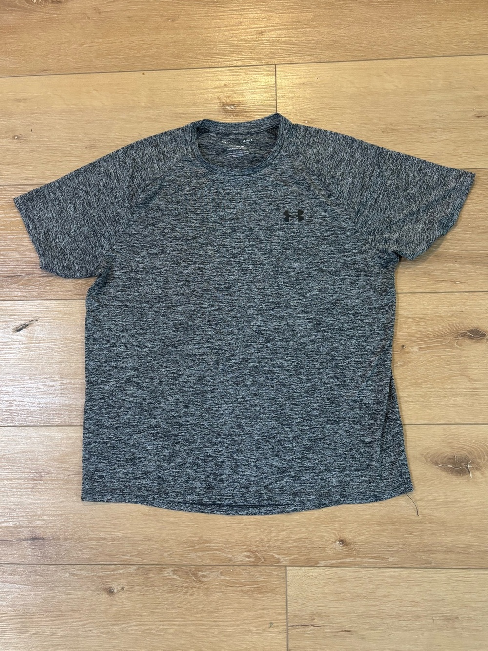 Men’s Under Armour Shirt Large